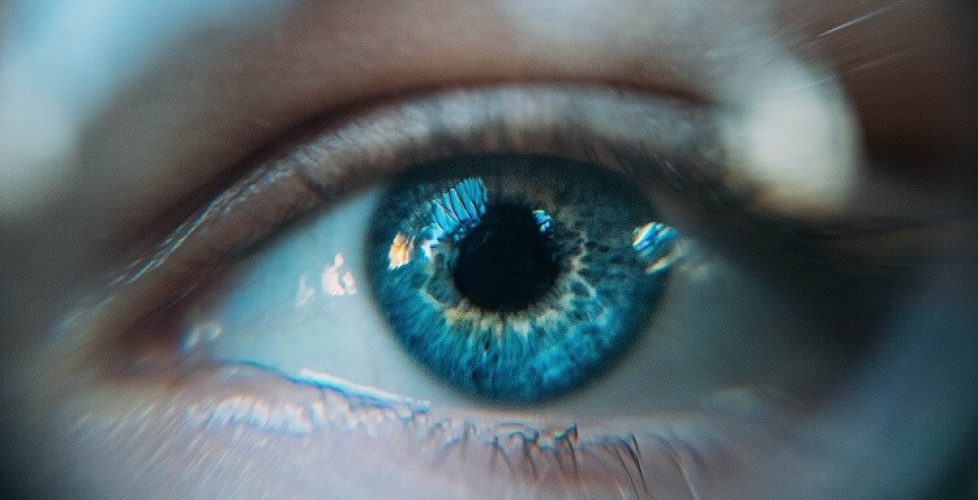 ojo azulado2
